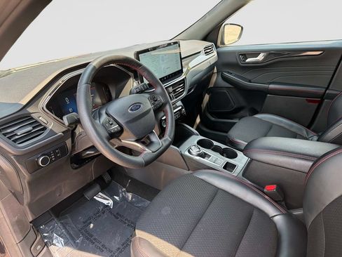 Used 2025 Ford Escape ST-Line w/ Tech Pack #1 FWD image 22