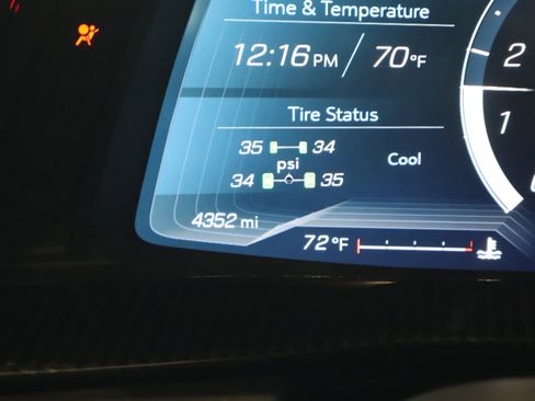 Used 2024 Chevrolet Corvette Z06 w/ Z07 Performance Package image 25