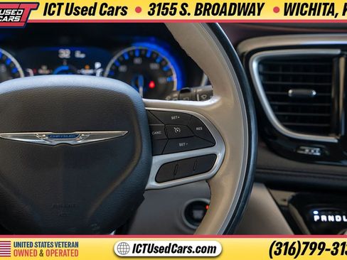 Used 2020 Chrysler Pacifica Limited FWD image 20