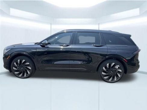 Used 2024 Lincoln Nautilus Reserve w/ Jet Appearance Package (87T) AWD/4WD image 10