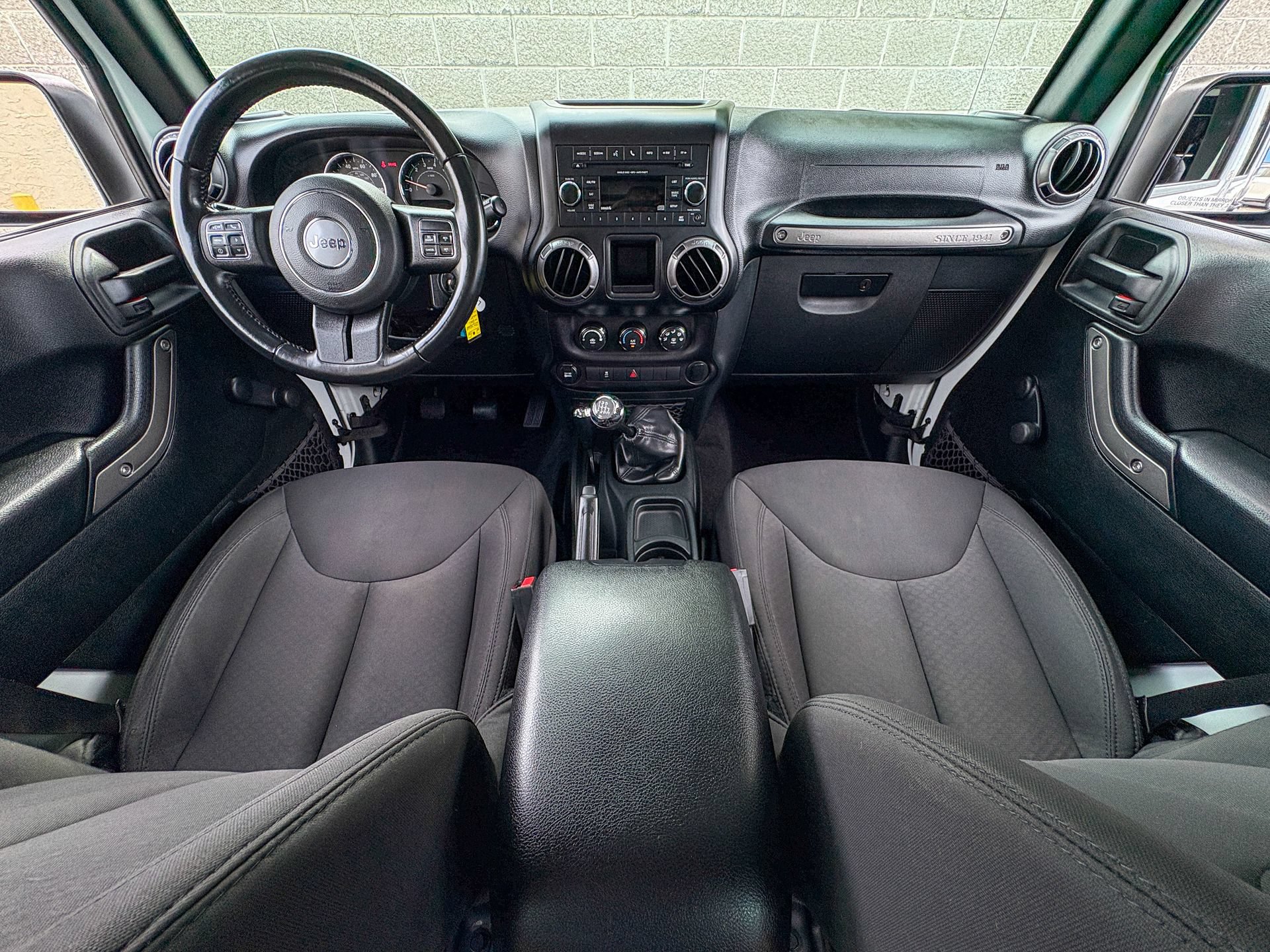 Used 2017 Jeep Wrangler Unlimited Sport w/ Connectivity Group AWD/4WD image 28