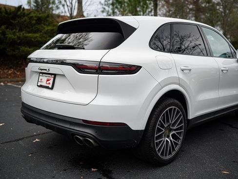 Used 2021 Porsche Cayenne S image 9