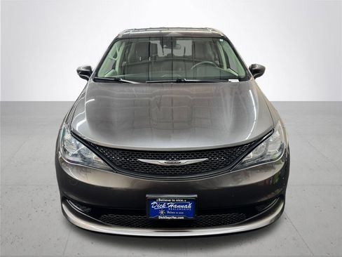 Used 2023 Chrysler Voyager LX FWD image 11