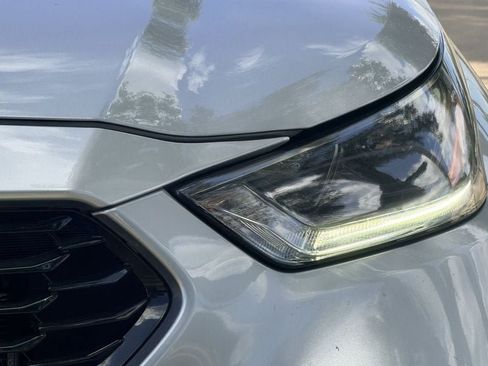 Used 2024 Toyota Highlander XSE FWD image 5