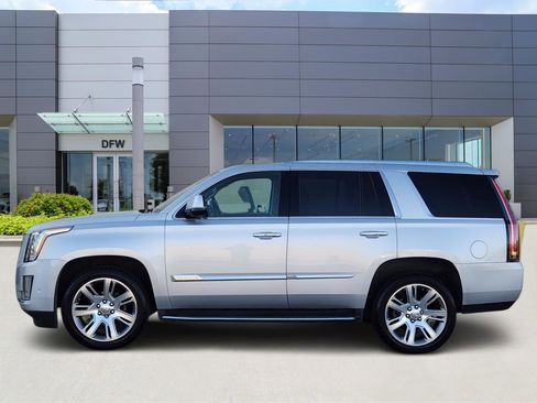 Used 2017 Cadillac Escalade Luxury image 3