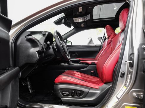 Used 2019 Lexus UX 200 F Sport w/ F Sport Premium Package FWD image 4