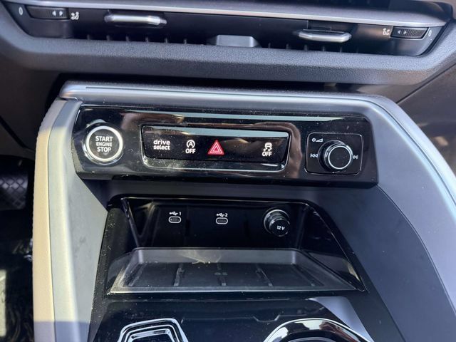 Used 2025 Audi Q5 Premium Plus w/ Premium Plus AWD/4WD image 21