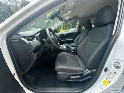 Used 2025 Toyota RAV4 LE AWD/4WD image 22