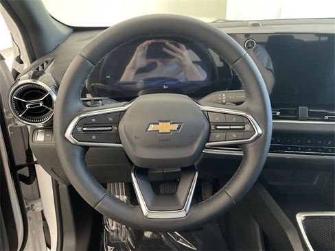 New 2026 Chevrolet Equinox LT w/ Convenience Package II image 32