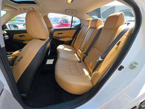 Used 2023 Nissan Sentra SV w/ SV Premium Package FWD image 11