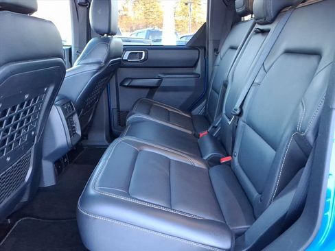 Used 2025 Ford Bronco Badlands image 15