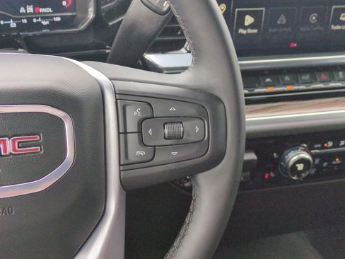 Used 2025 GMC Sierra 1500 Elevation image 14