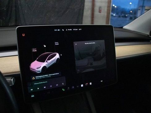 Used 2022 Tesla Model Y Performance image 29