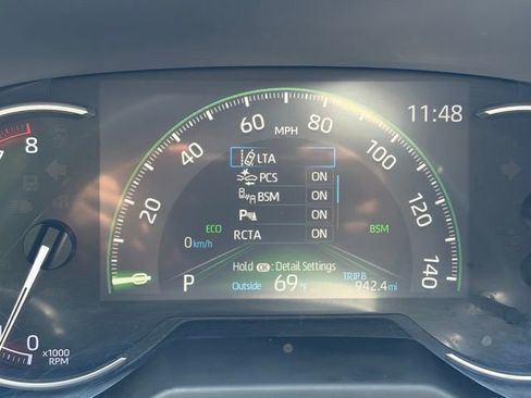 Used 2019 Toyota RAV4 Limited w/ Cold Weather Package FWD image 21
