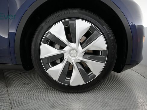 Used 2021 Tesla Model Y Long Range image 19