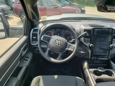New 2026 RAM 3500 Big Horn AWD/4WD image 9