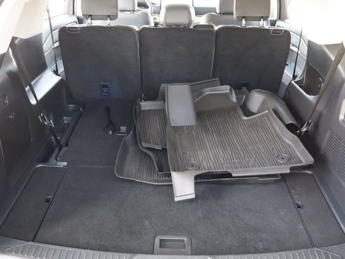 Used 2025 Ford Explorer Active w/ Active Comfort Package RWD image 39