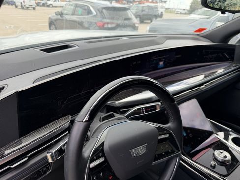 Used 2025 Cadillac Escalade IQ Sport 1 AWD/4WD image 9