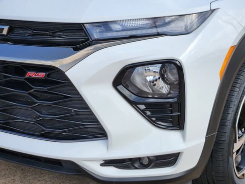 Used 2023 Chevrolet TrailBlazer RS FWD image 10