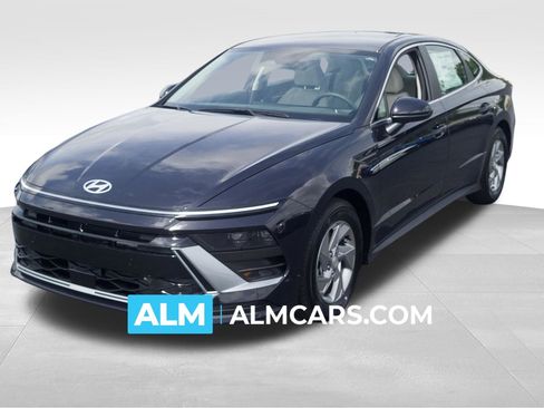 Used 2025 Hyundai Sonata SE image 1