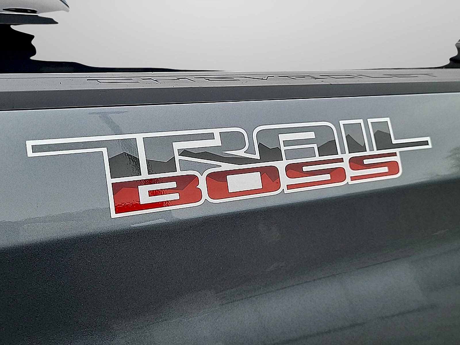 Used 2022 Chevrolet Silverado 1500 Custom Trail Boss AWD/4WD image 27