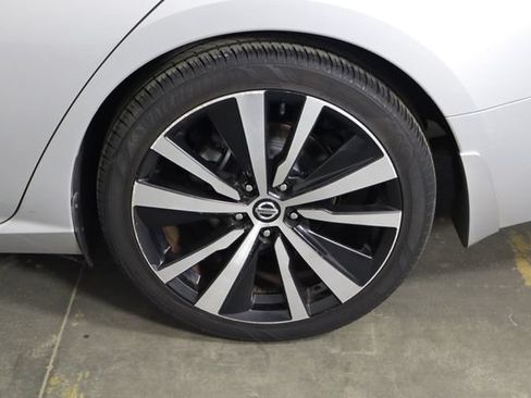 Used 2020 Nissan Altima 2.5 SR w/ Premium Package FWD image 40