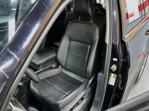 Used 2023 Volkswagen Atlas SE w/ Panoramic Sunroof Package AWD/4WD image 18