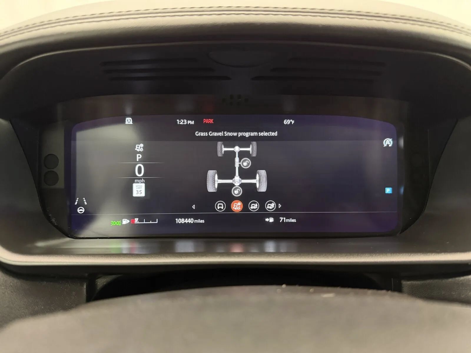 Used 2019 Land Rover Discovery HSE Luxury AWD/4WD image 17