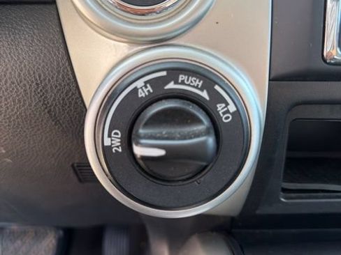 Used 2021 Nissan Titan SV w/ SV Convenience Package AWD/4WD image 11