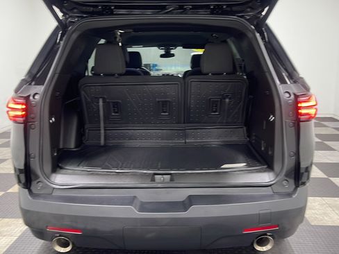 Used 2023 Chevrolet Traverse LT FWD image 17