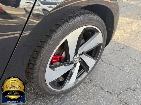 Used 2018 Volkswagen GTI SE w/ SE Leather Package image 32