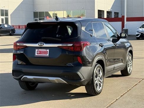 Used 2021 Kia Seltos LX image 4