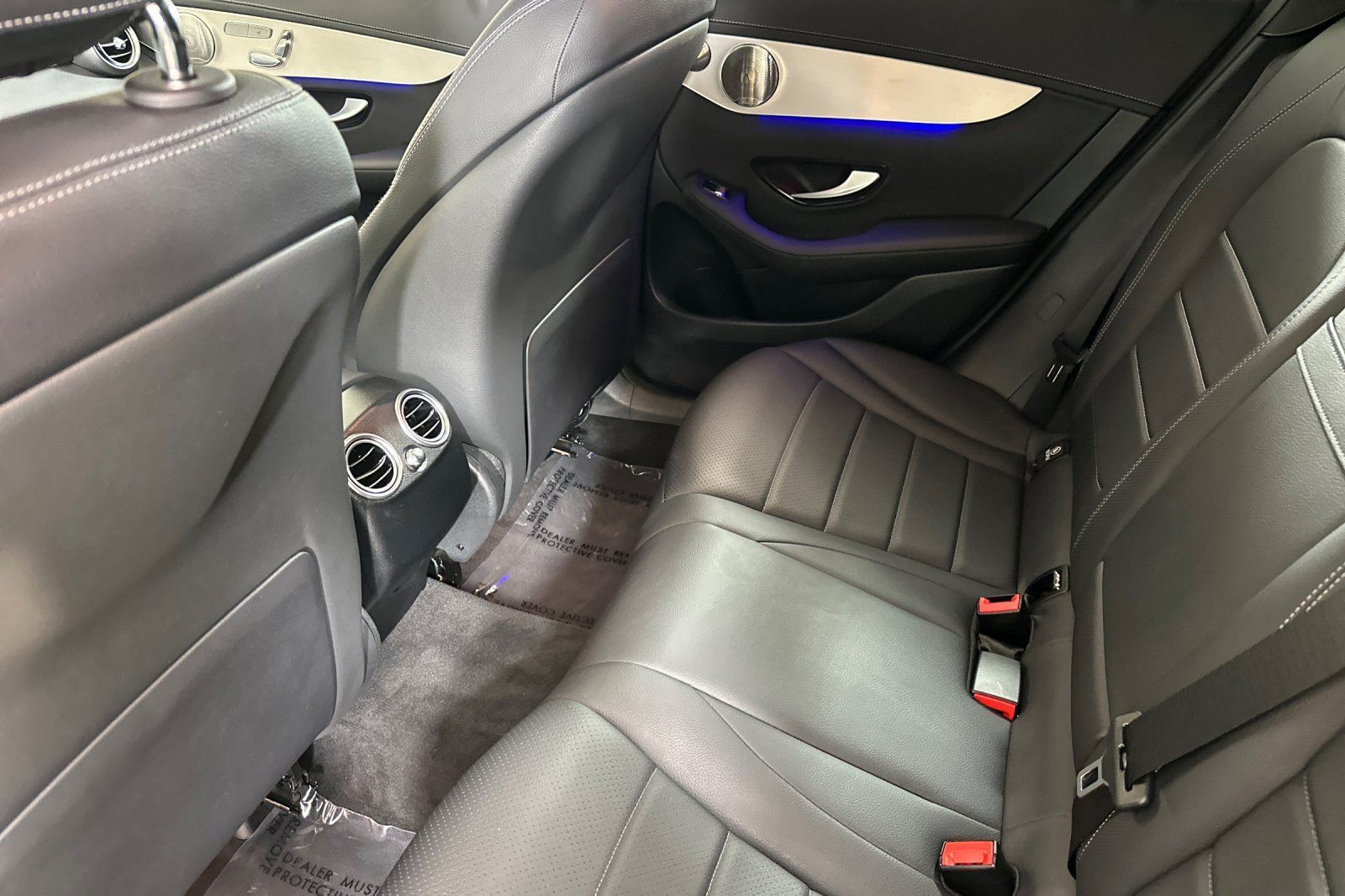 Used 2023 Mercedes-Benz GLC 300 4MATIC Coupe image 11