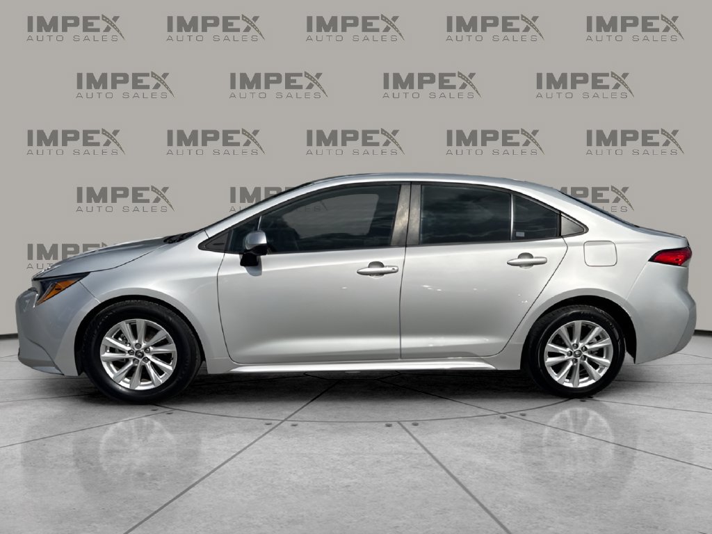 Used 2024 Toyota Corolla LE w/ LE Convenience Package FWD image 2