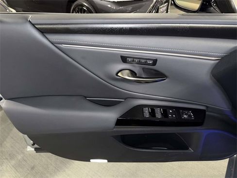 New 2025 Lexus ES 300h w/ Premium Package image 14