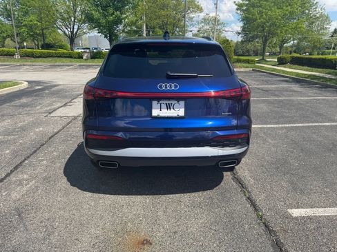 Used 2025 Audi Q5 Premium Plus w/ Premium Plus AWD/4WD image 6