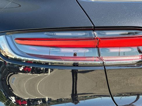 New 2026 Porsche Macan image 38