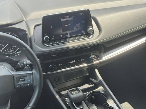 Used 2025 Nissan Rogue SV FWD image 20