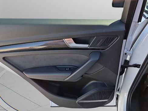 Used 2024 Audi SQ5 Prestige image 17