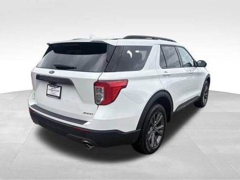 Used 2024 Ford Explorer XLT w/ Equipment Group 202A AWD/4WD image 2