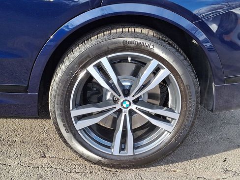 Used 2025 BMW X7 M60i w/ Climate Comfort Package image 6