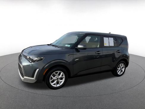 Used 2025 Kia Soul LX w/ LX Technology Package image 7