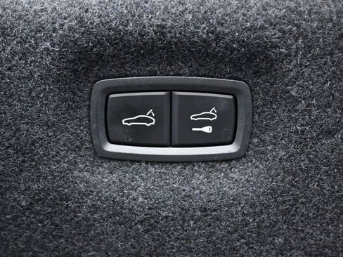 Used 2020 Porsche Taycan 4S image 15