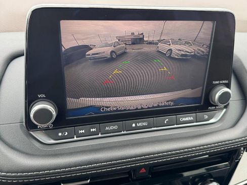 Used 2023 Nissan Rogue SV image 20