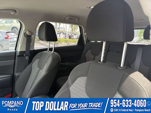 Used 2023 Kia Sorento LX FWD image 24