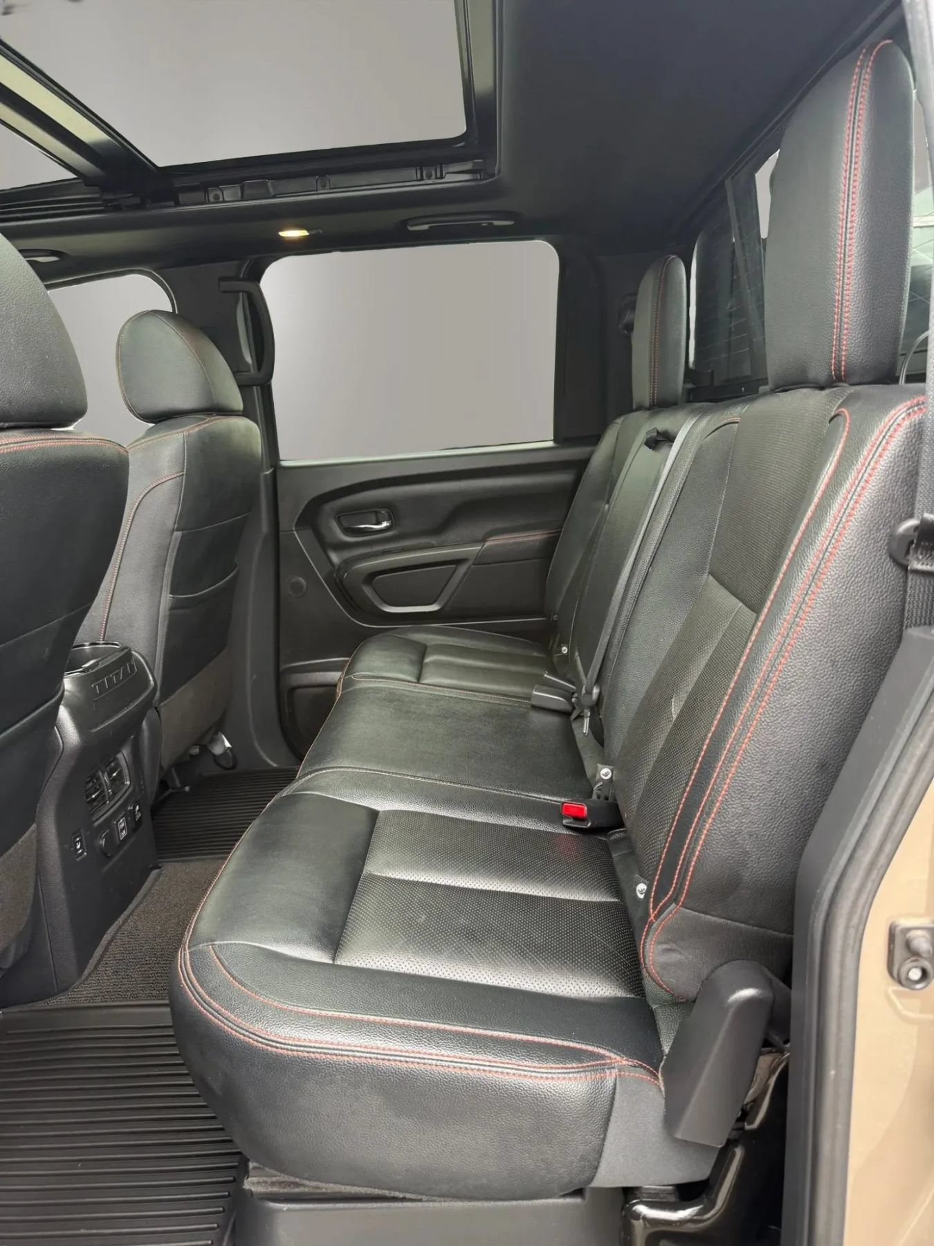 Used 2021 Nissan Titan PRO-4X w/ Pro-4x Convenience Package AWD/4WD image 42