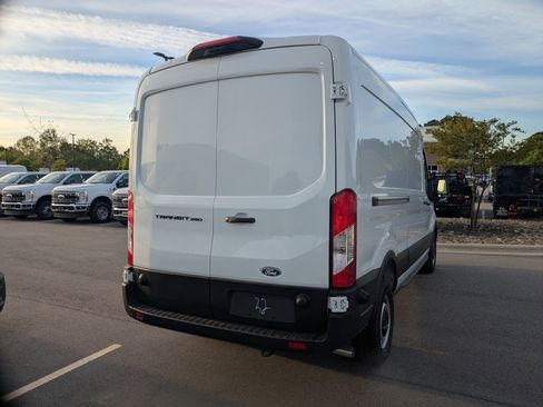 New 2026 Ford Transit 250 148 Medium Roof RWD image 4