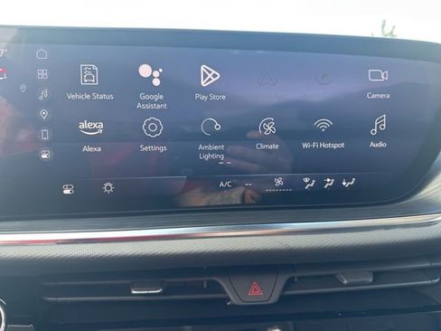 Used 2025 Buick Envision Preferred AWD/4WD image 26