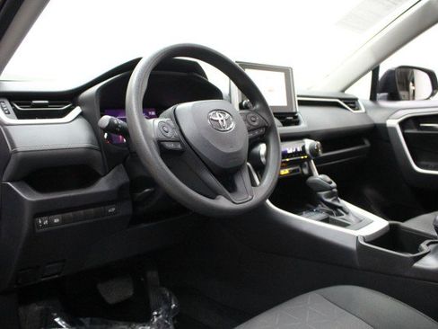 Used 2024 Toyota RAV4 XLE image 6