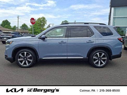 Used 2023 Honda Pilot Touring image 9